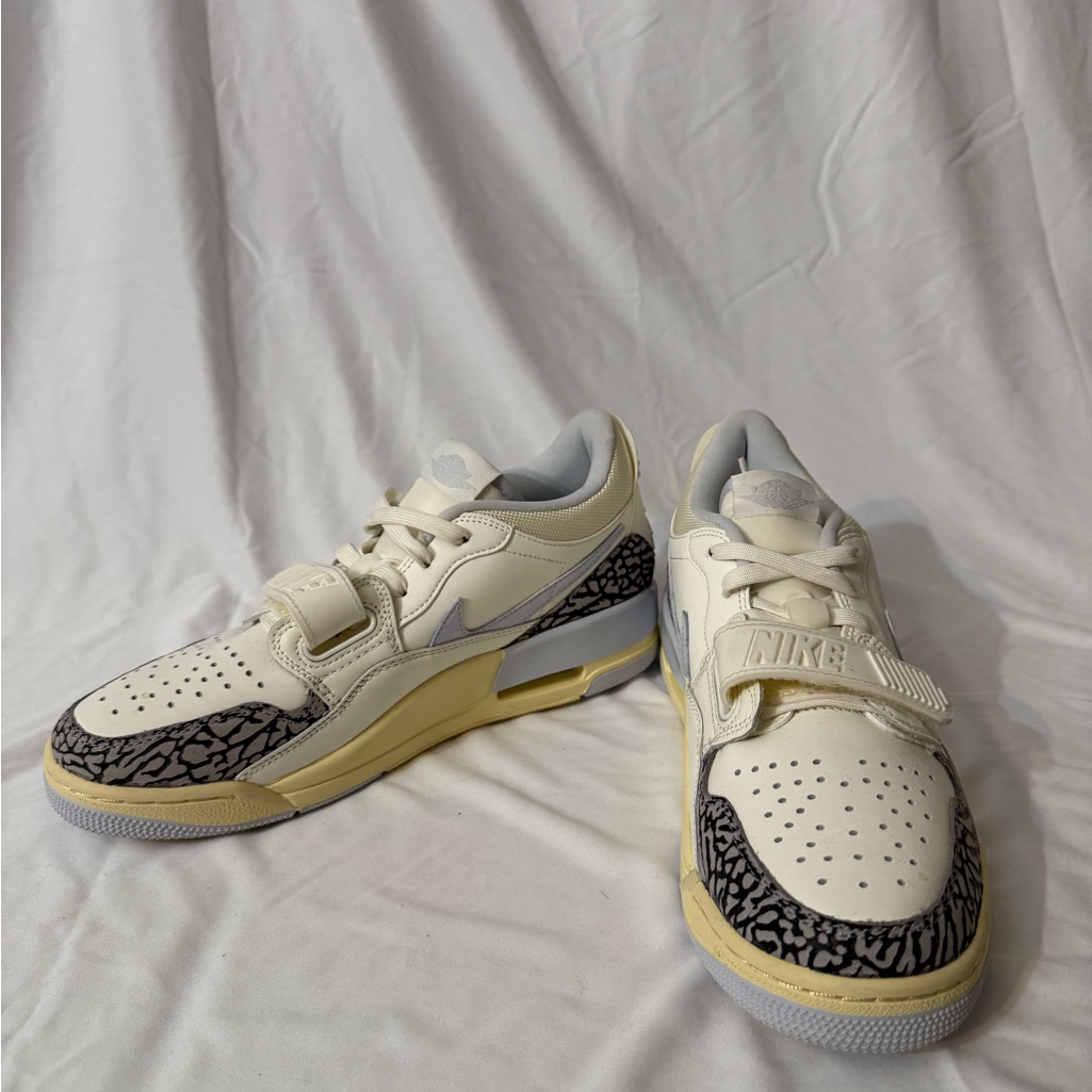 Nike Cream And Gray Patterned Sneakers
